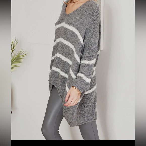 MADE IN ITALY STRIPES HIGH LOW 3/4 SLV KNIT V-NECK SWEATER - Picture 2 of 4